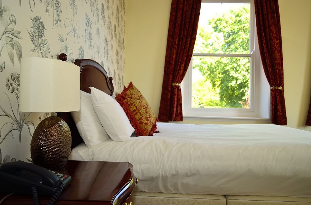 The Thomas Paine Hotel Thetford Extérieur photo