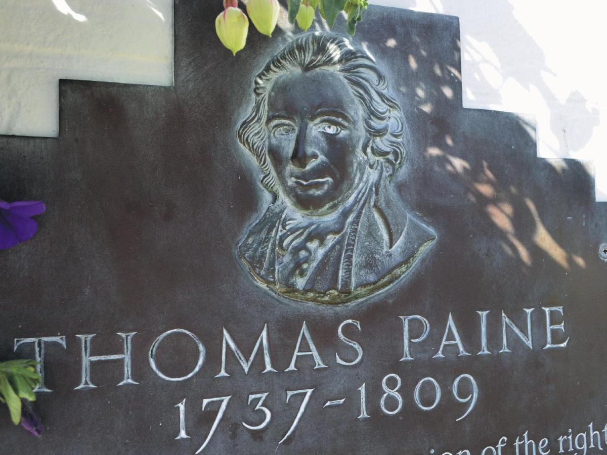 The Thomas Paine Hotel Thetford Extérieur photo